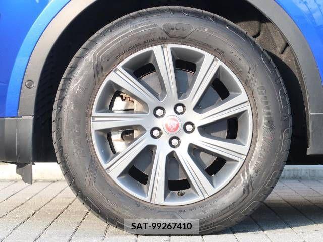 Jaguar E-PACE 2019-03 215550-15
