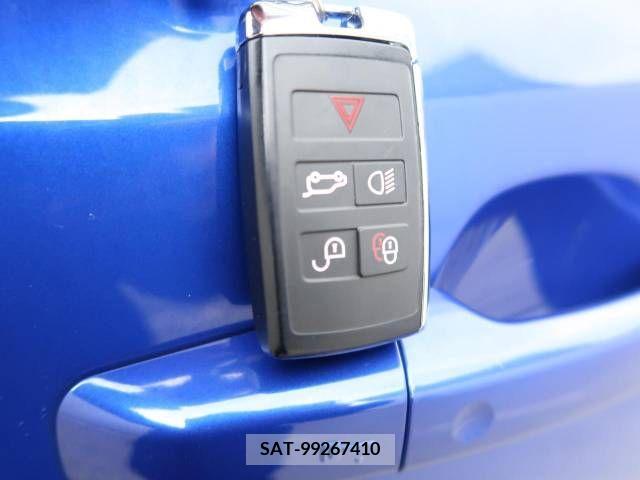 Jaguar E-PACE 2019-03 215550-13
