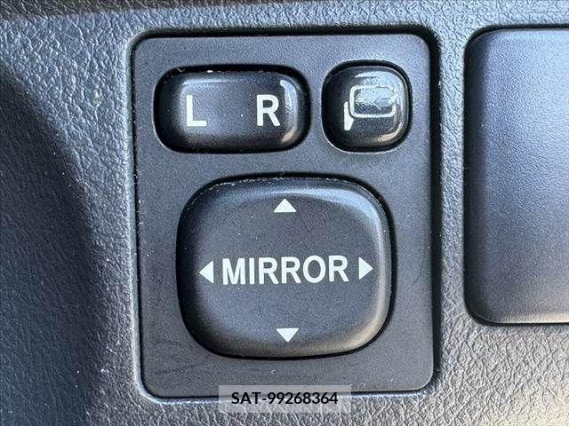 Toyota BB 2009-12 356765-28