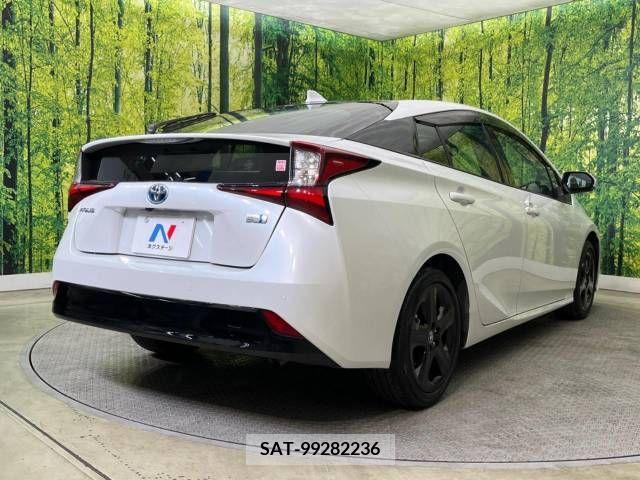 Toyota PRIUS 2021-11 217019-17