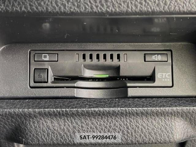 Toyota VOXY 2018-06 213822-6