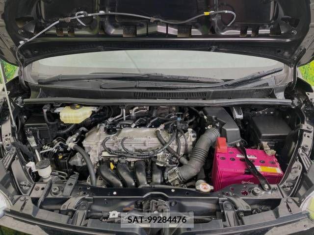 Toyota VOXY 2018-06 213822-19