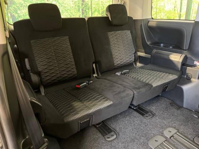 Mitsubishi DELICA D5 2023-04 12690-10