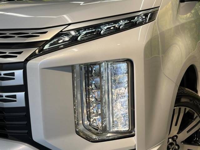 Mitsubishi DELICA D5 2023-04 12690-13