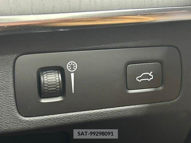Volvo XC90 2022-02 320541-7