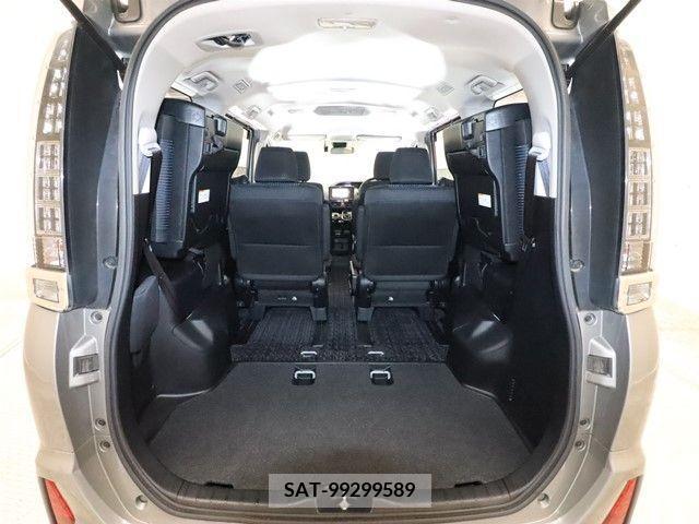 Toyota VOXY 2016-11 370469-9