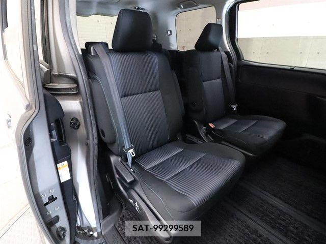 Toyota VOXY 2016-11 370469-4