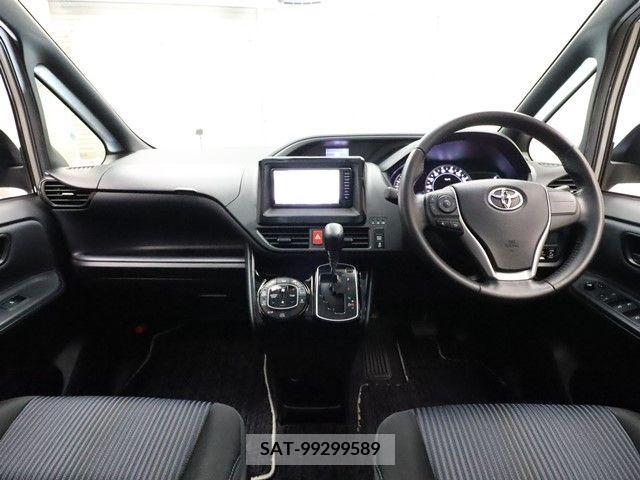 Toyota VOXY 2016-11 370469-2