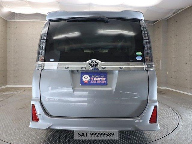 Toyota VOXY 2016-11 370469-23