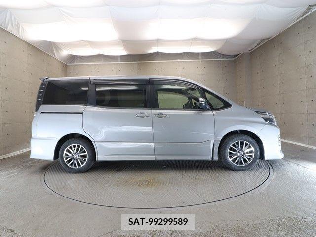 Toyota VOXY 2016-11 370469-22