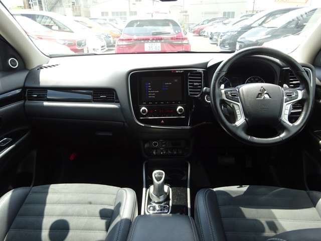 Mitsubishi OUTLANDER PHEV 2019-09 6910-1