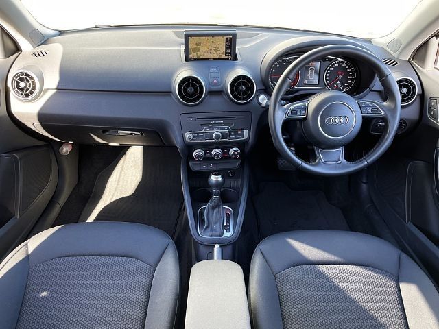 Audi A1 2013-09 182178-1