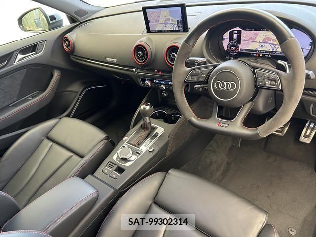 Audi RS3 SPORTBACK 2018-10 320109-7