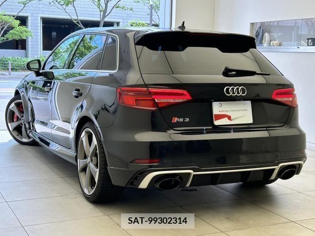 Audi RS3 SPORTBACK 2018-10 320109-5