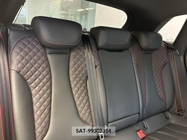 Audi RS3 SPORTBACK 2018-10 320109-14