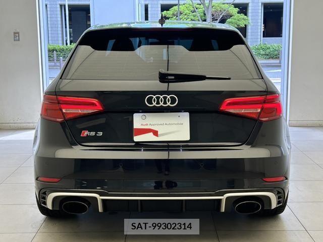 Audi RS3 SPORTBACK 2018-10 320109-3