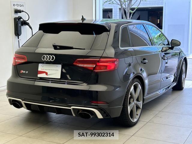 Audi RS3 SPORTBACK 2018-10 320109-1
