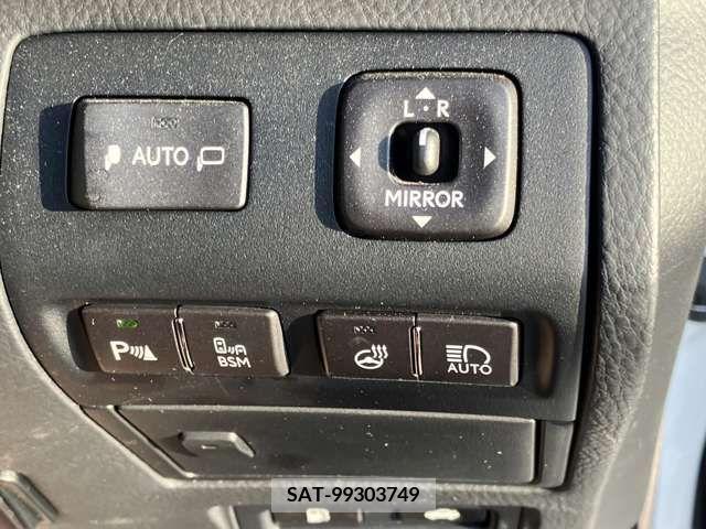 Lexus LS 2015-06 253176-11