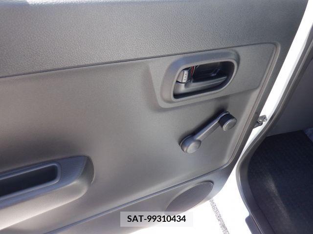 Suzuki ALTO 2017-02 327319-22
