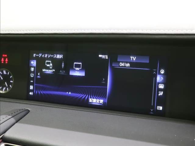 Lexus LC 2017-08 16602-6