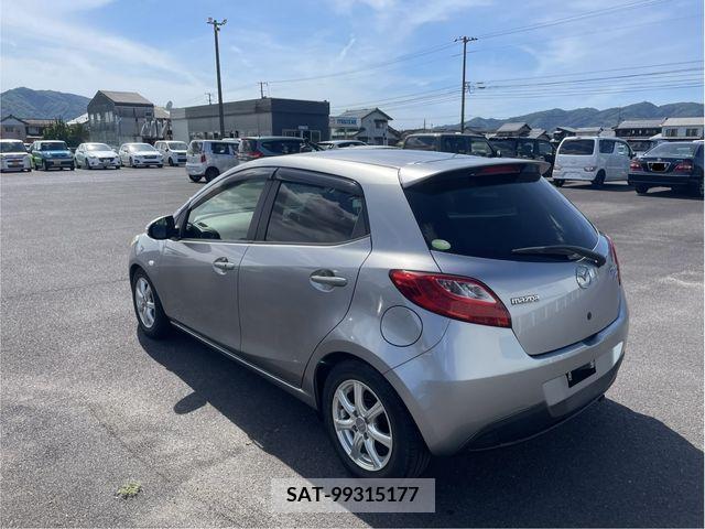 Mazda DEMIO 2011-07 301835-2