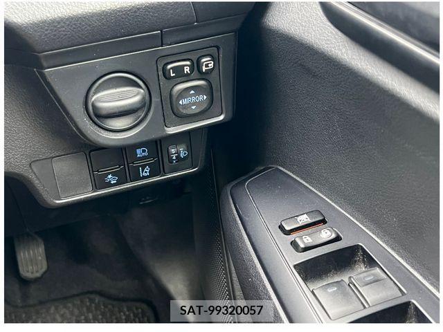 Toyota COROLLA AXIO 2019-05 328835-9