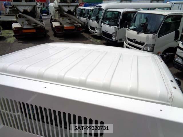 Hino DUTRO 2018-08 320402-16