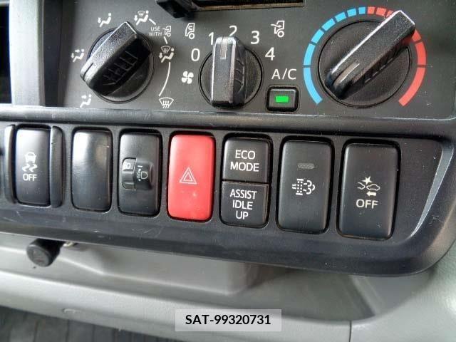 Hino DUTRO 2018-08 320402-5