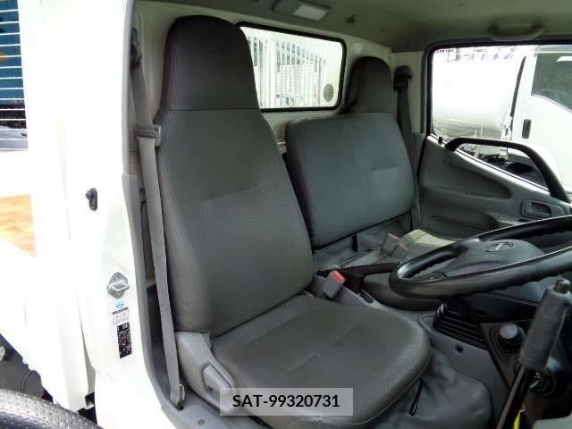 Hino DUTRO 2018-08 320402-4
