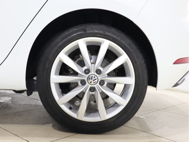 VolksWagen GOLF 2018-09 19251-26