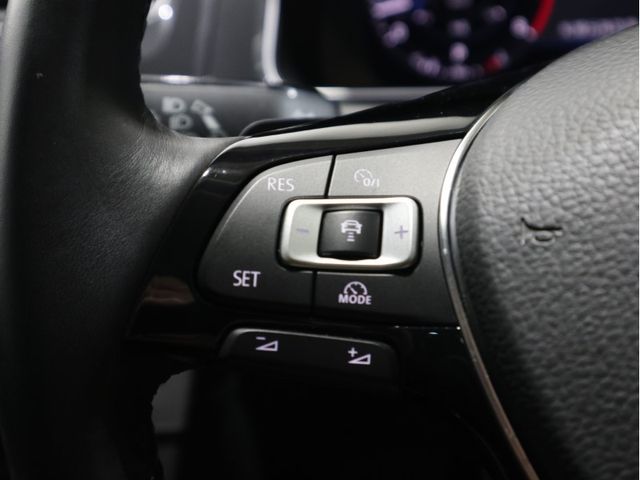 VolksWagen GOLF 2018-09 19251-20