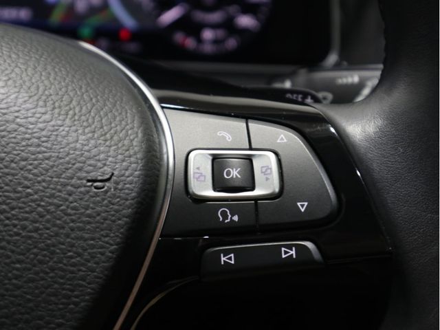 VolksWagen GOLF 2018-09 19251-21