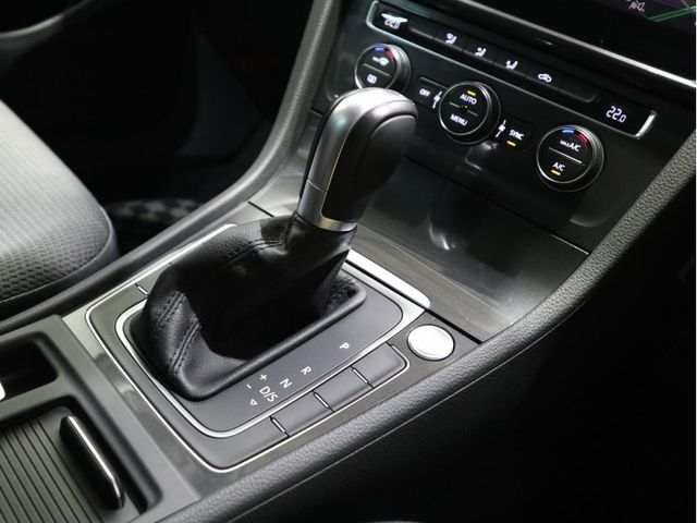 VolksWagen GOLF 2018-09 19251-11