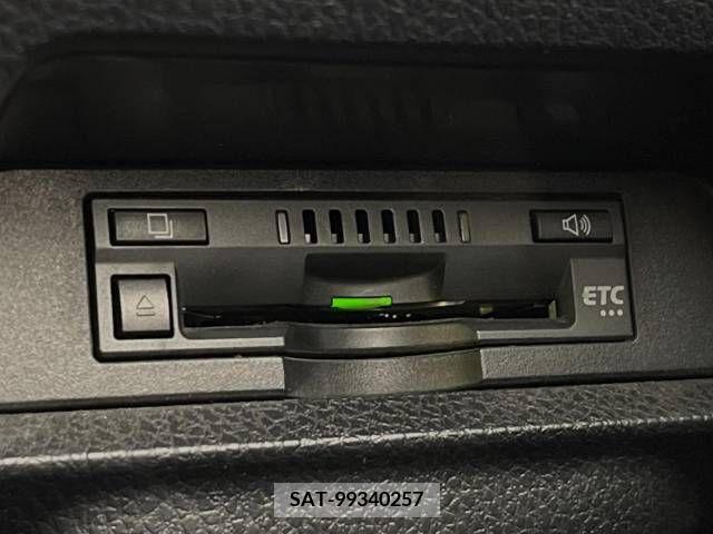 Toyota VOXY 2018-12 370433-7