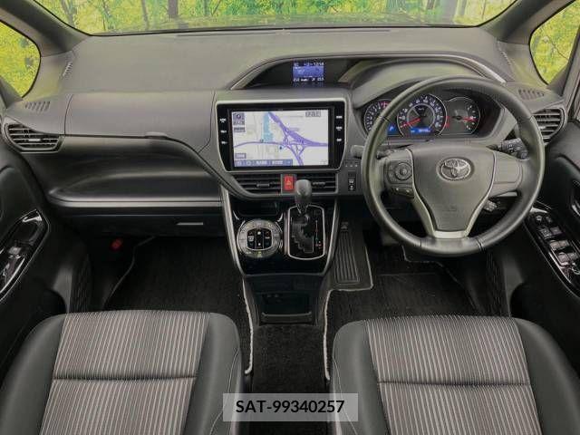 Toyota VOXY 2018-12 370433-1