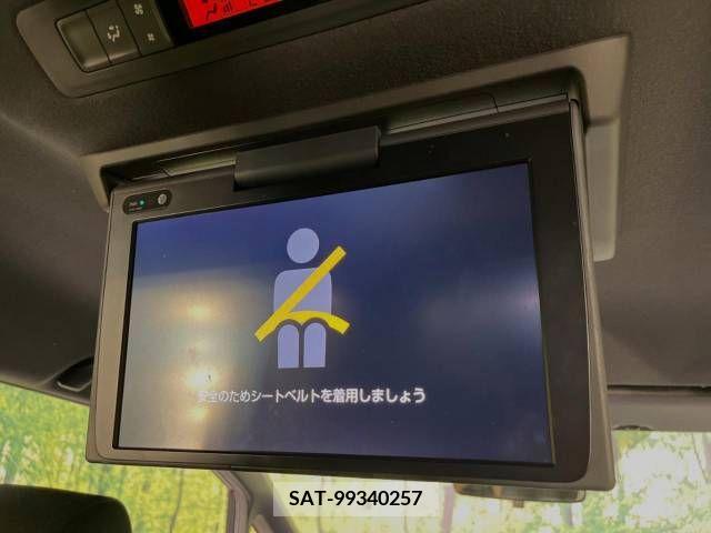 Toyota VOXY 2018-12 370433-2