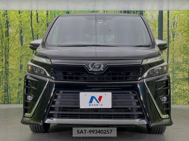 Toyota VOXY 2018-12 370433-15