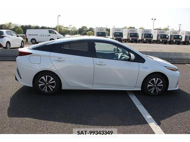 Toyota PRIUS PHV 2017-11 386494-10