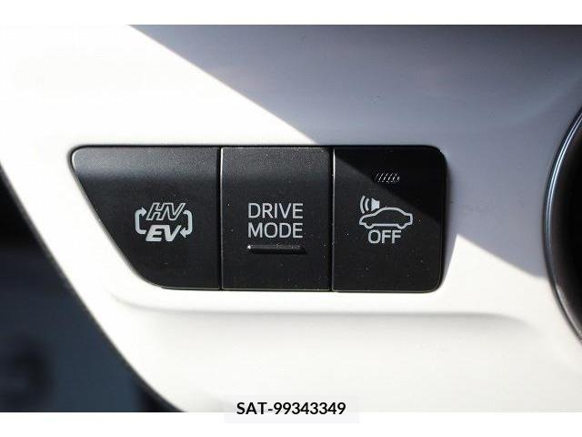 Toyota PRIUS PHV 2017-11 386494-5