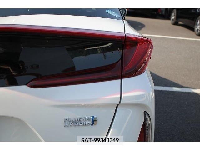 Toyota PRIUS PHV 2017-11 386494-13