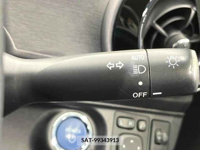 Toyota AQUA 2019-03 239952-6
