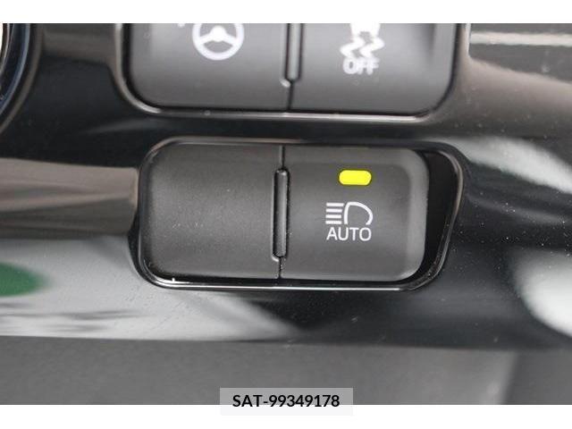 Toyota PRIUS PHV 2017-07 373882-14