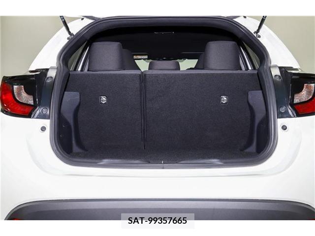 Toyota YARIS 2021-11 290789-18
