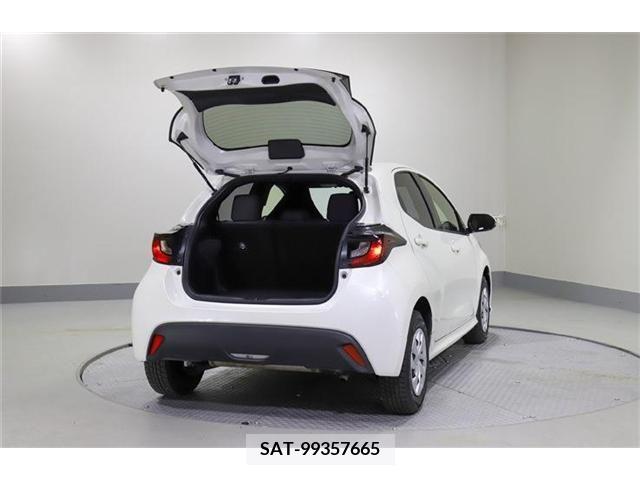 Toyota YARIS 2021-11 290789-13