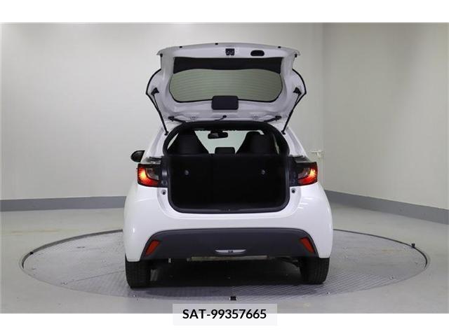 Toyota YARIS 2021-11 290789-11