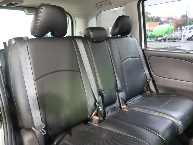 Nissan SERENA 2017-06 26455-29