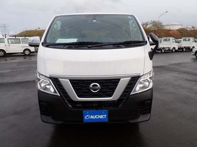 Nissan NV350 Caravan 2019-11 15621-4