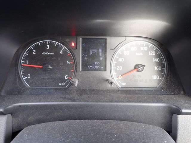 Nissan NV350 Caravan 2019-11 15621-16