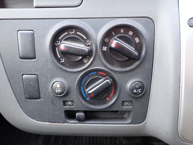 Nissan NV350 Caravan 2019-11 15621-15