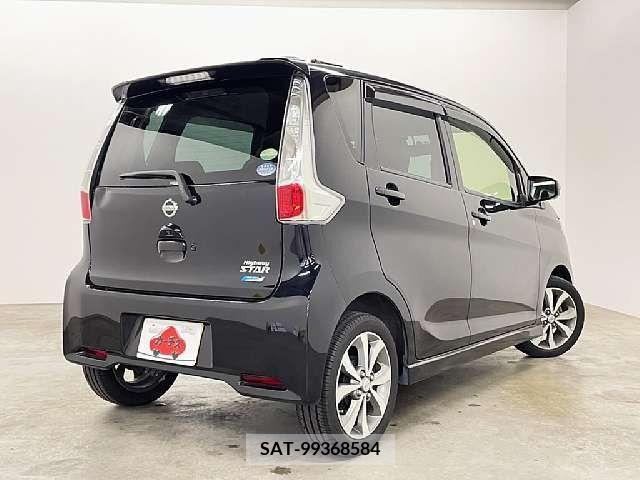 Nissan DAYZ 2013-10 323257-2